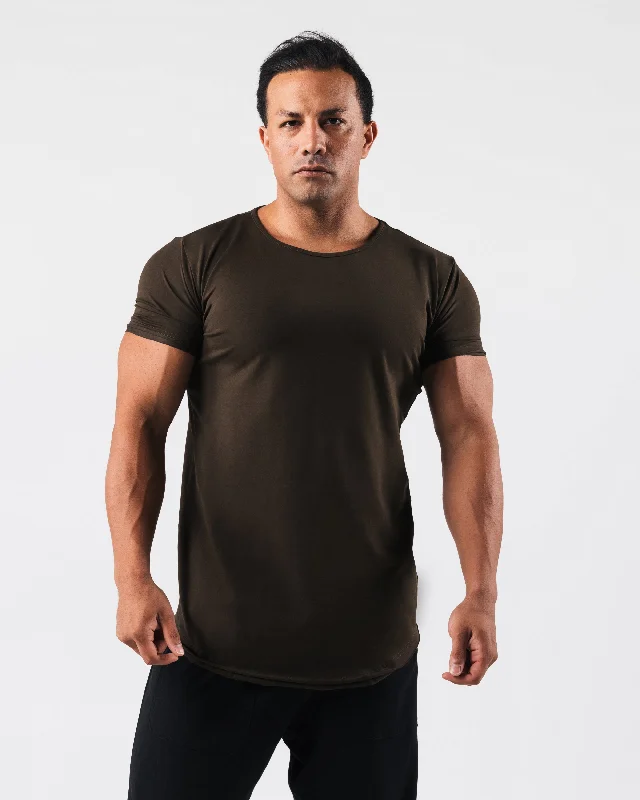 Men's Shirts with Chest PocketsEssential Scoop Neck - Oran Brown