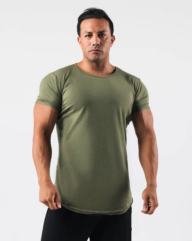 Men's Shirts with Barrel CuffsEssential Scoop Neck - Reseda