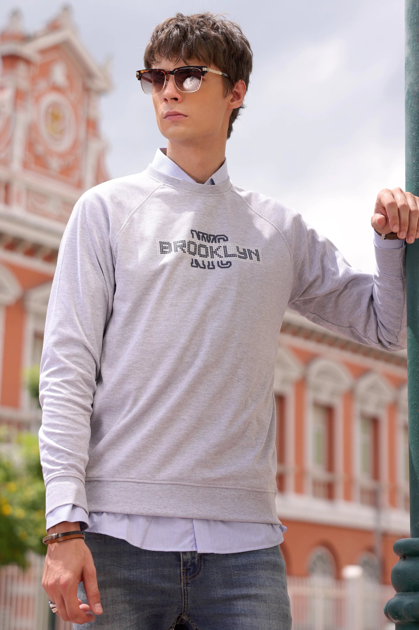 Relaxed-Fit Men's SportswearHeather Grey Sweatshirt